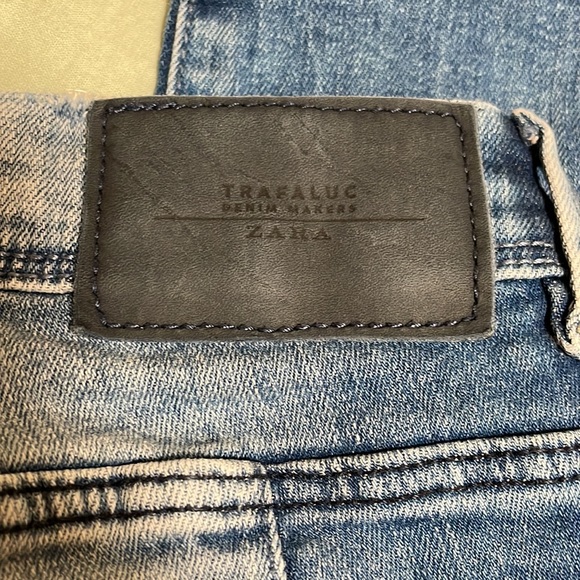 ZARA SKINNY JEANS // SIZE 2 - Picture 4 of 5